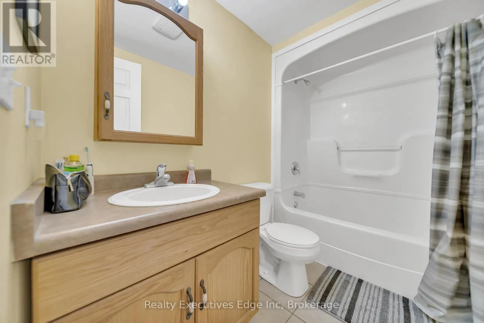 5 - 142 YORK ROAD, #5