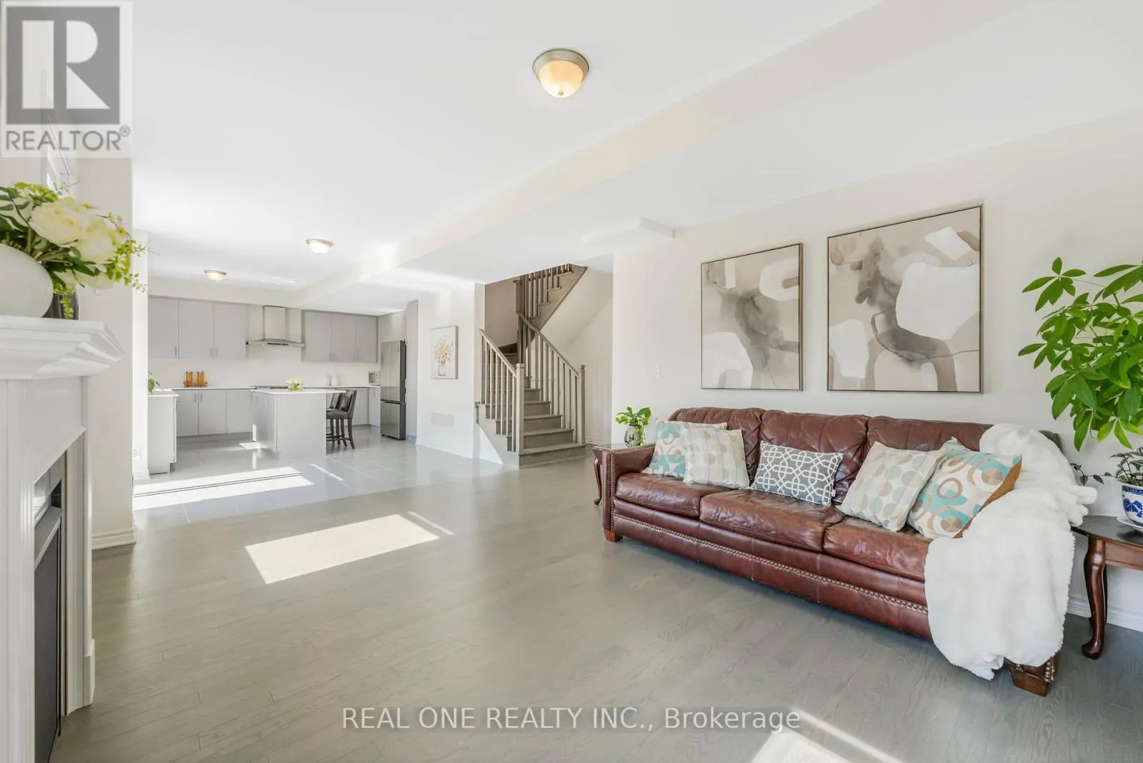 18 ORIOLE CRESCENT