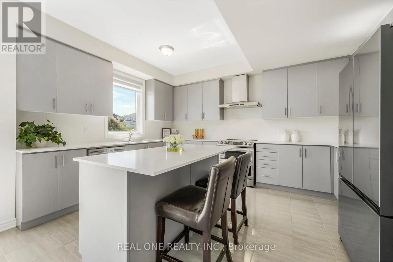 18 ORIOLE CRESCENT