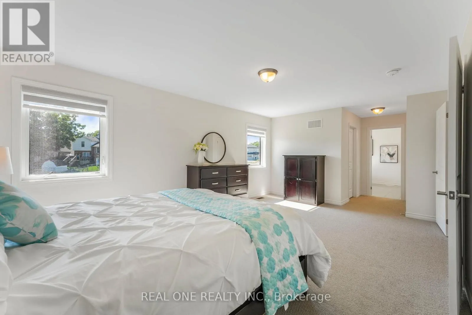 18 ORIOLE CRESCENT
