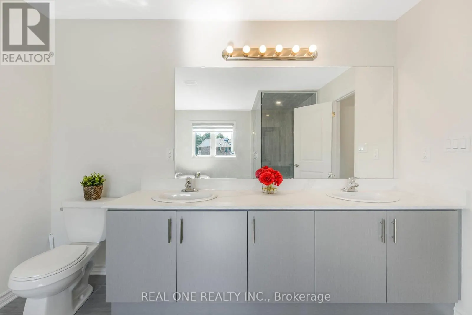 18 ORIOLE CRESCENT