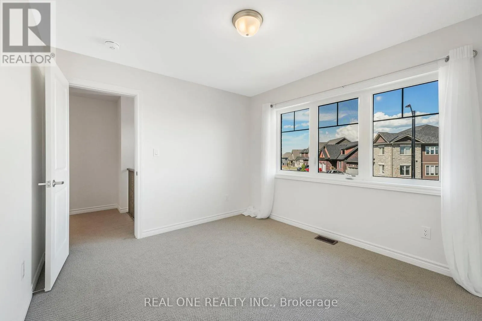 18 ORIOLE CRESCENT