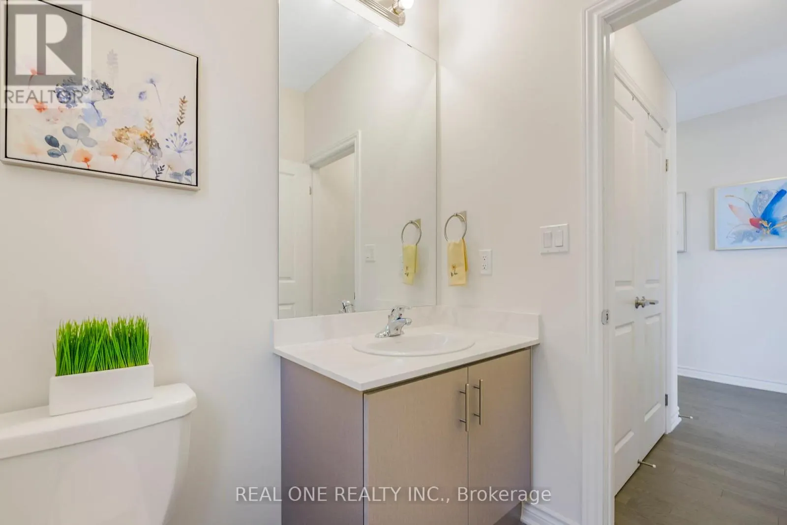 18 ORIOLE CRESCENT