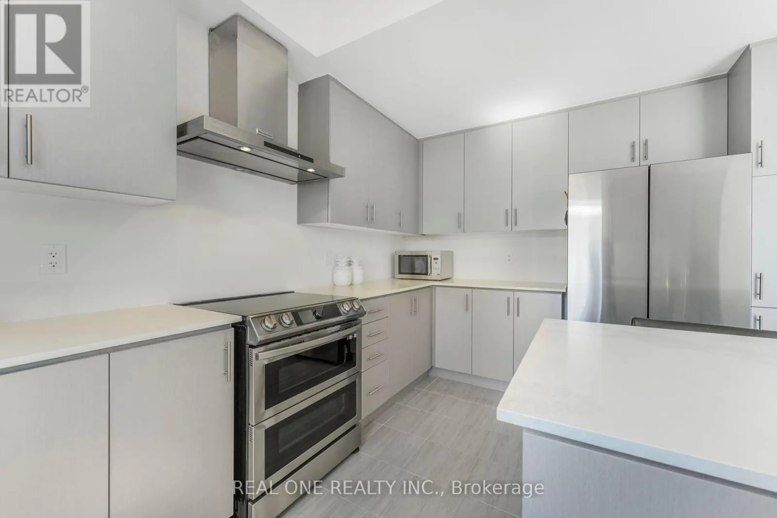18 ORIOLE CRESCENT