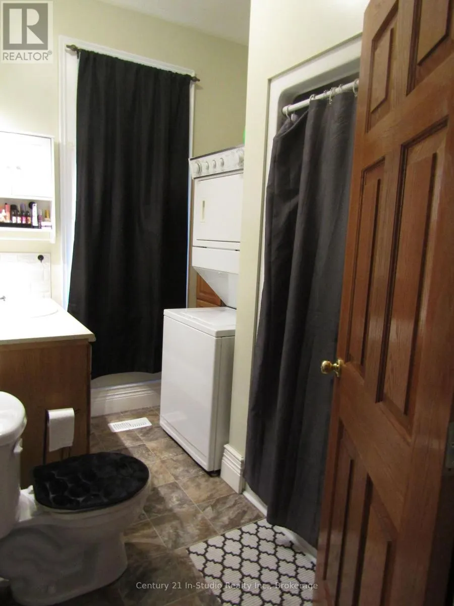 B - 316 CENTRE STREET, #B