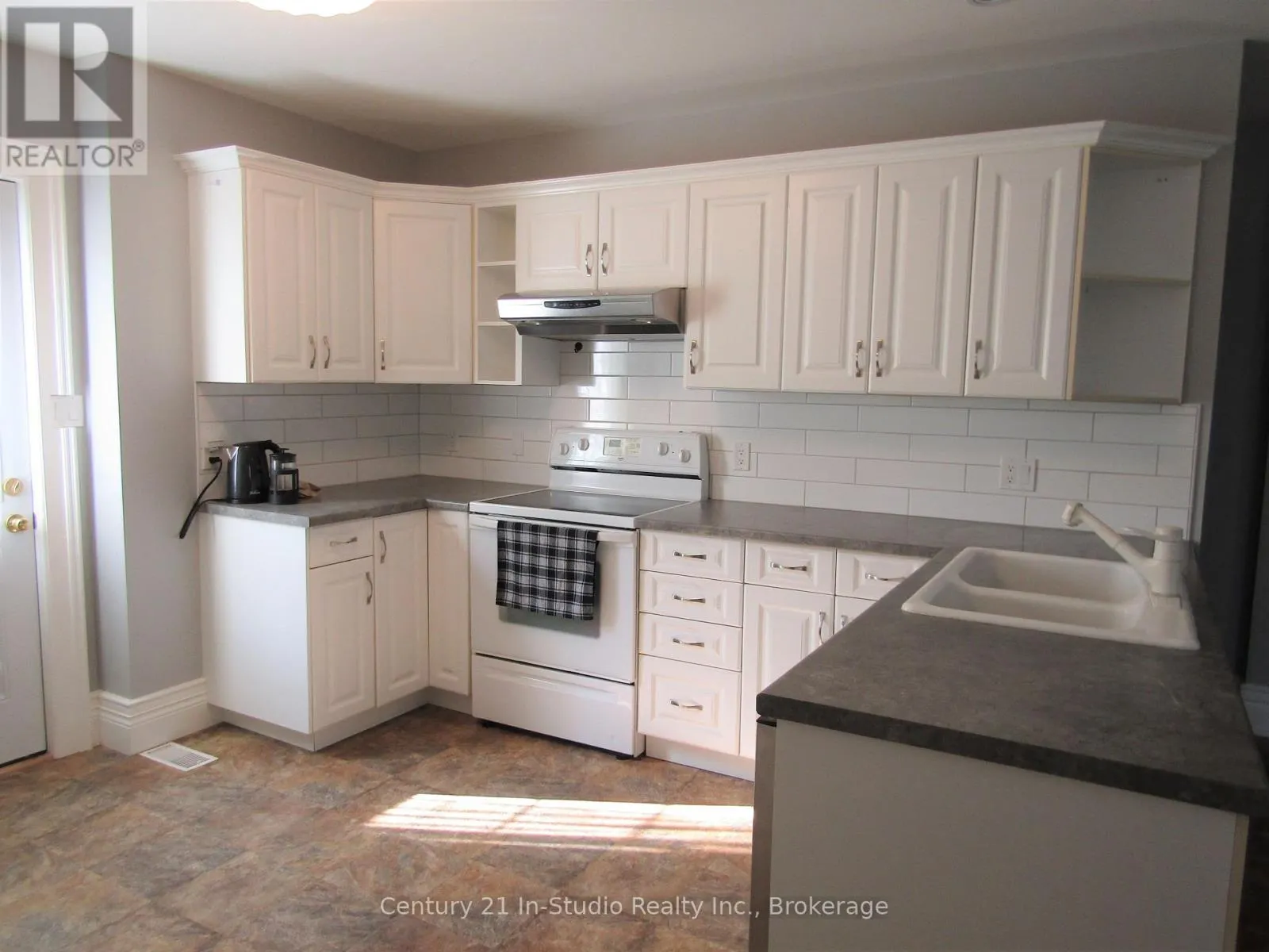 B - 316 CENTRE STREET, #B