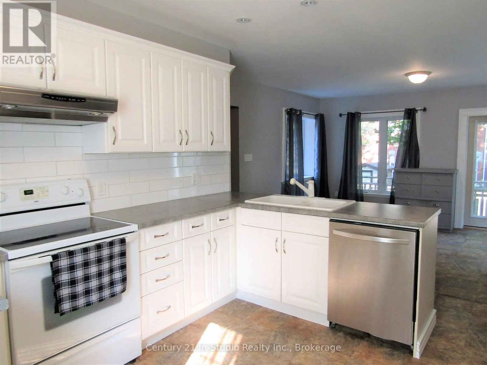 B - 316 CENTRE STREET, #B