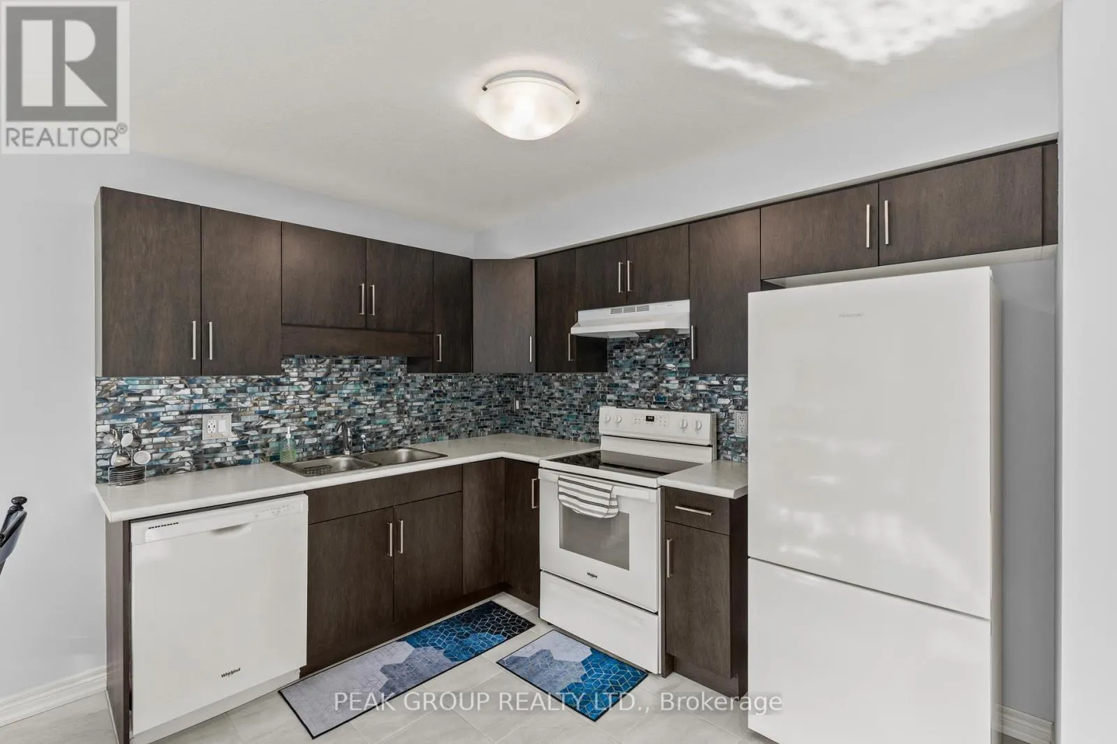 13 - 7945 OLDFIELD ROAD, #13