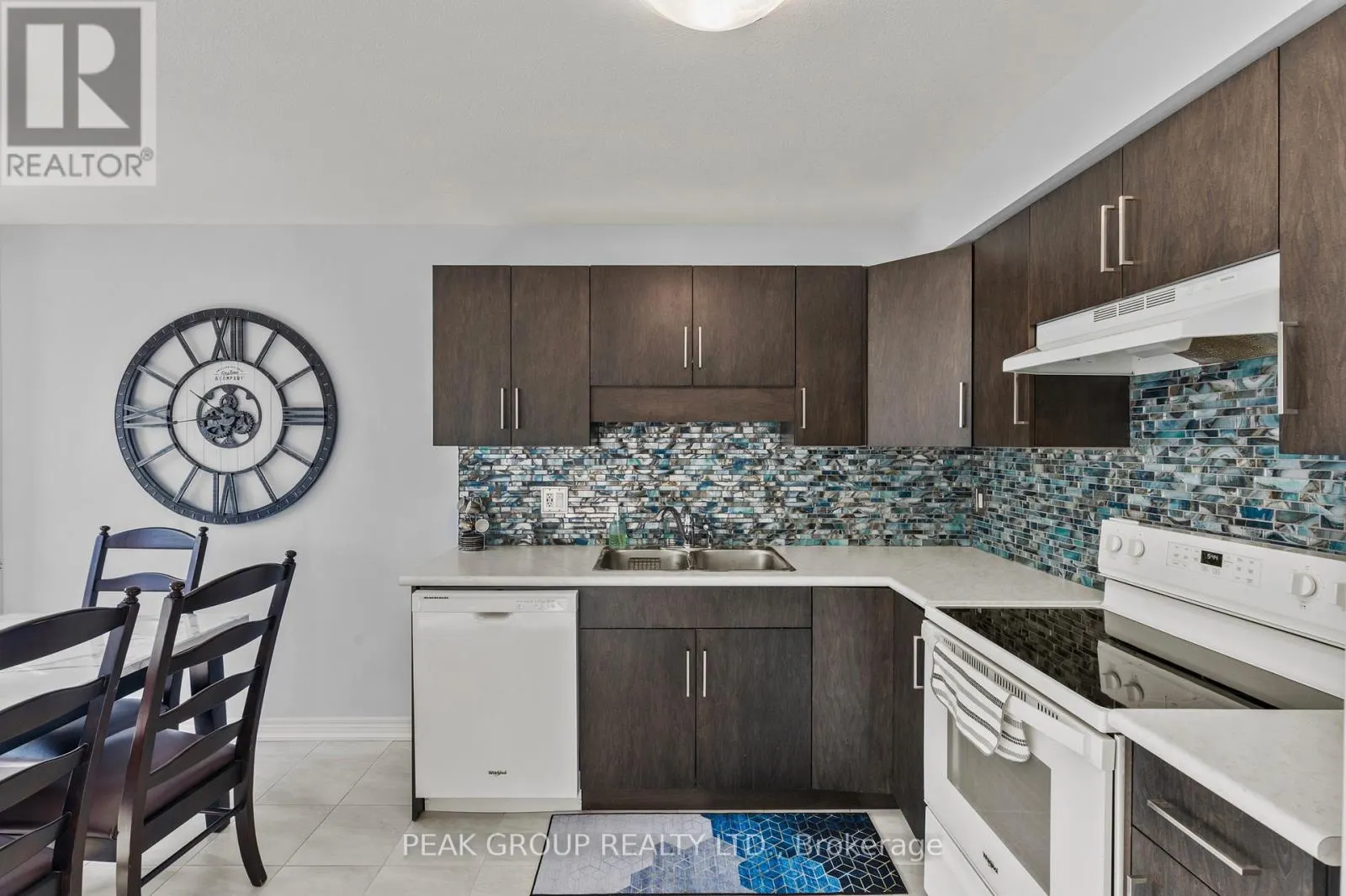 13 - 7945 OLDFIELD ROAD, #13
