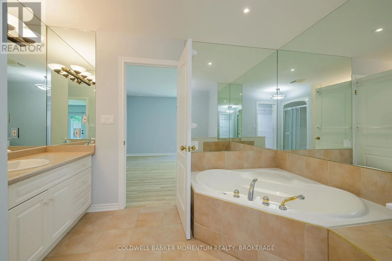 9 - 1439 NIAGARA STONE ROAD, #9