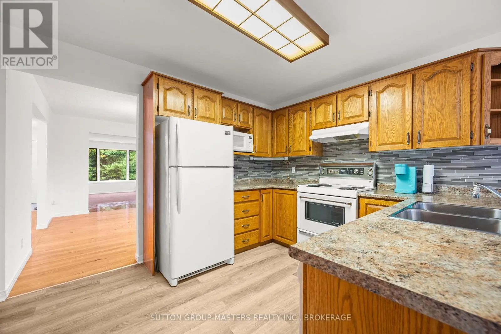 931 POWERLINE ROAD