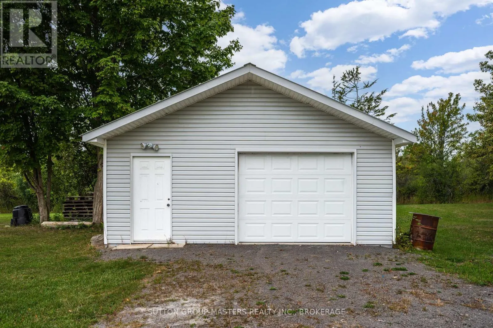 931 POWERLINE ROAD