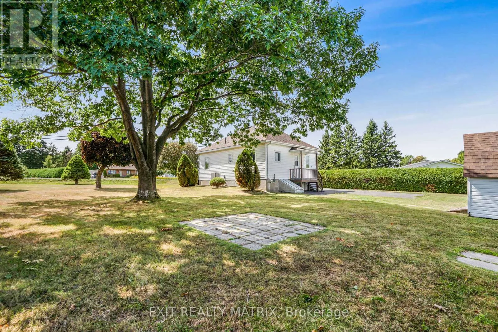 48 FRONT ROAD W