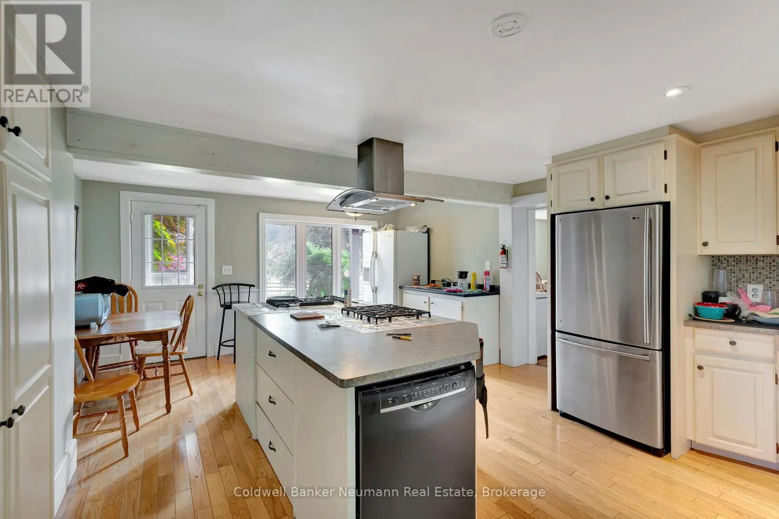 573 PARKSIDE DRIVE