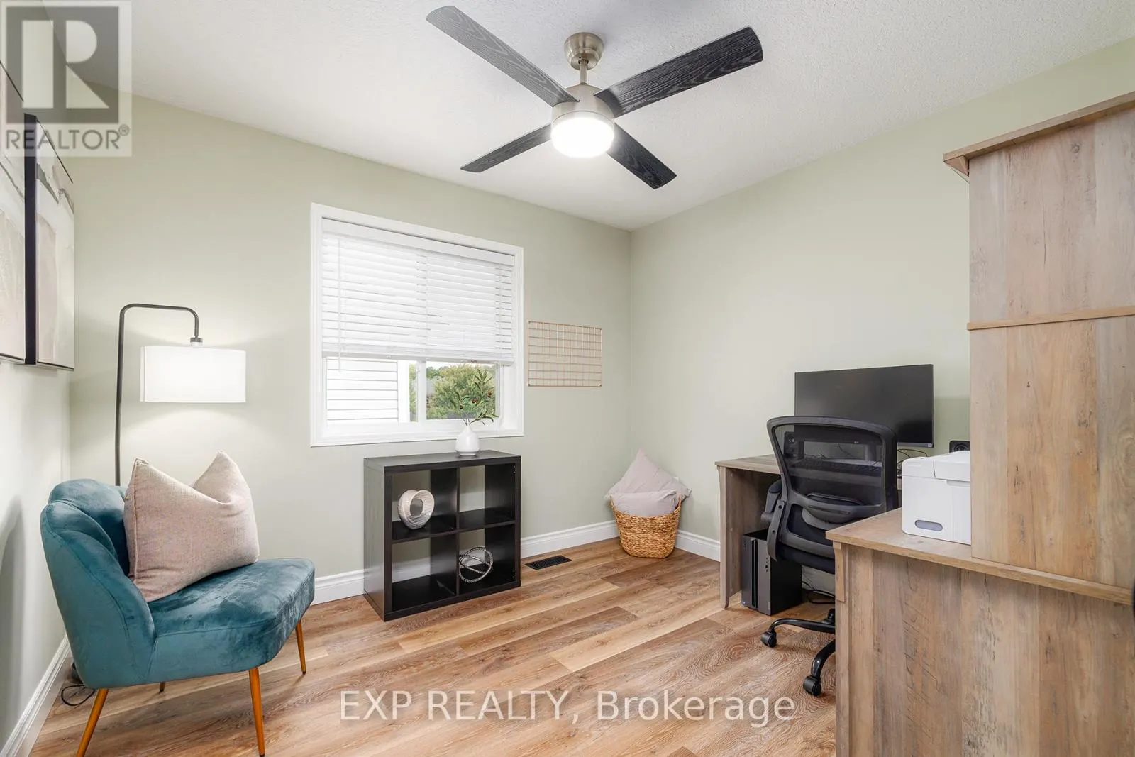 35 HOLLINRAKE AVENUE