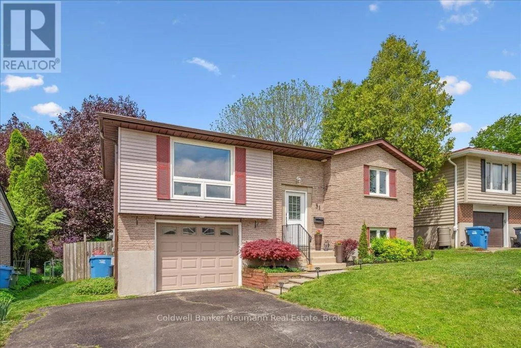 31 CAREY CRESCENT