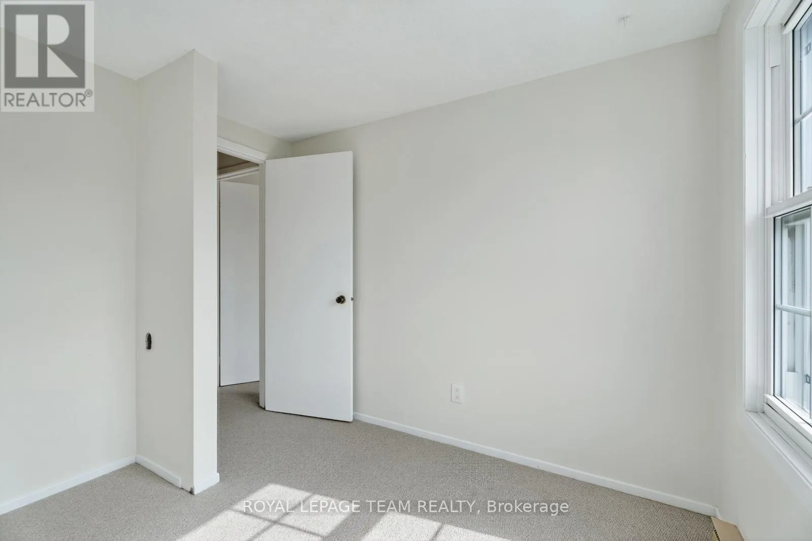 9 MOORSIDE PRIVATE