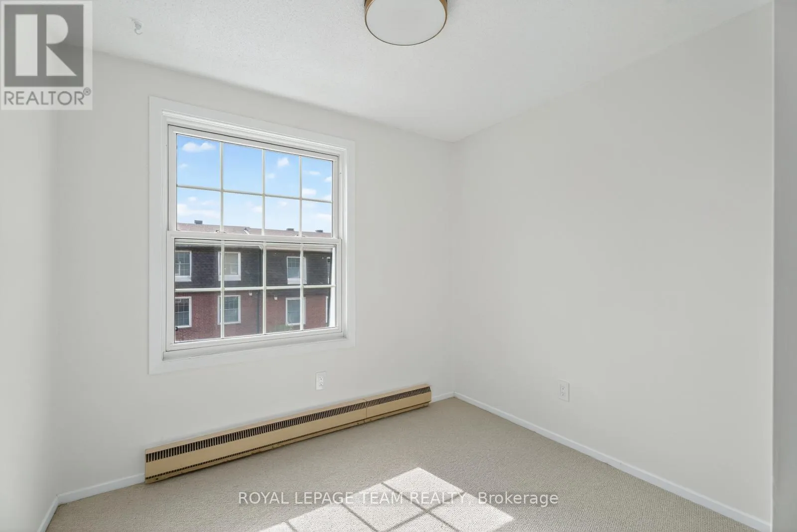 9 MOORSIDE PRIVATE