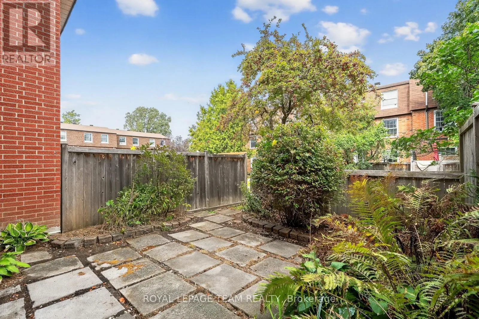 9 MOORSIDE PRIVATE
