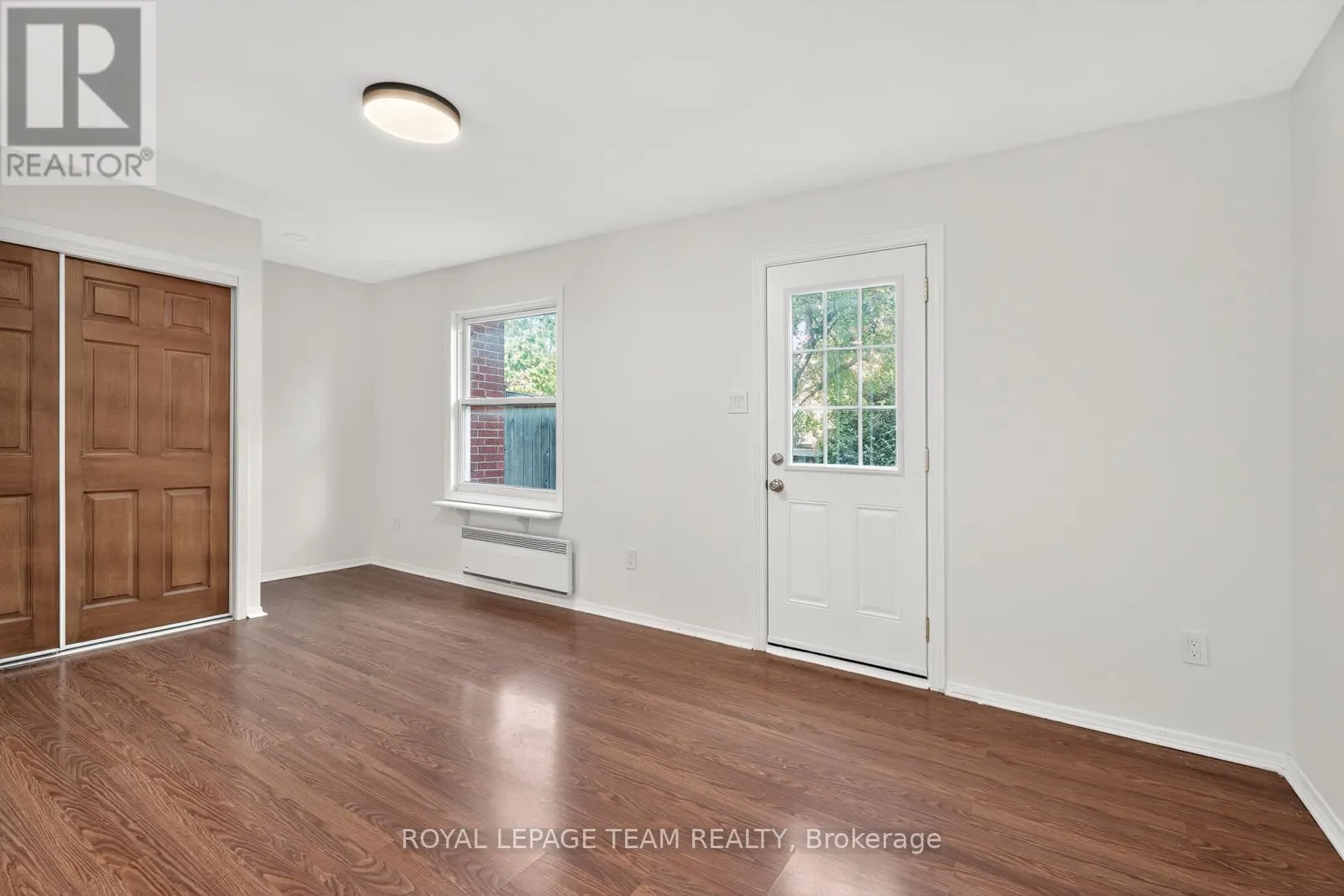 9 MOORSIDE PRIVATE
