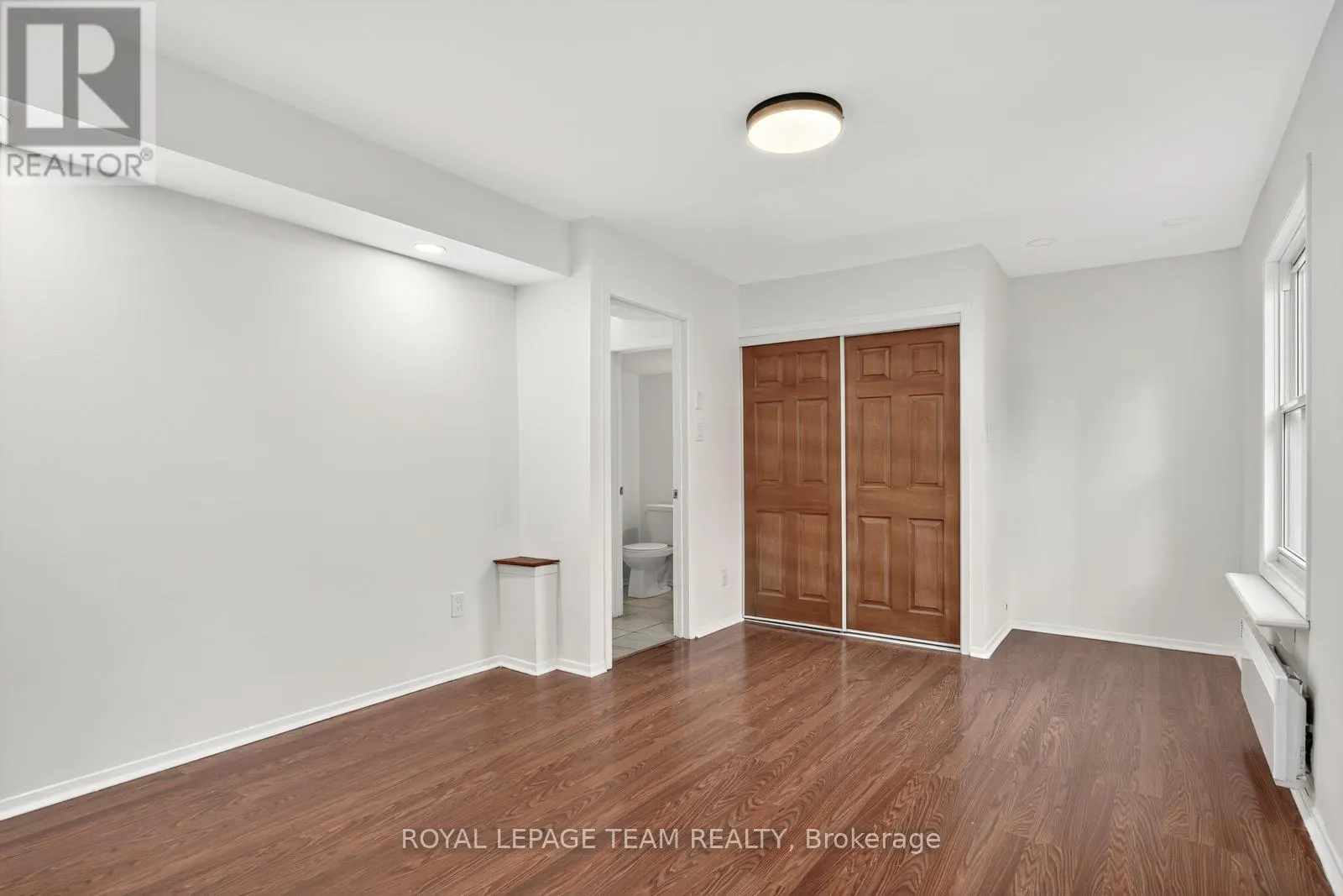 9 MOORSIDE PRIVATE