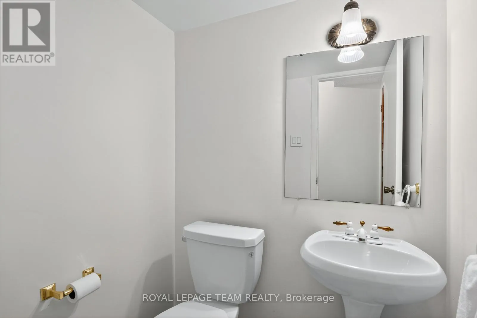 9 MOORSIDE PRIVATE