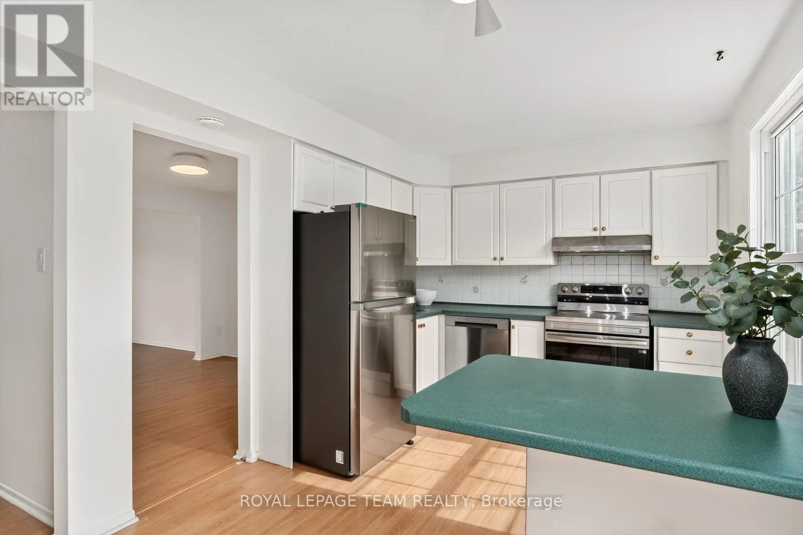 9 MOORSIDE PRIVATE