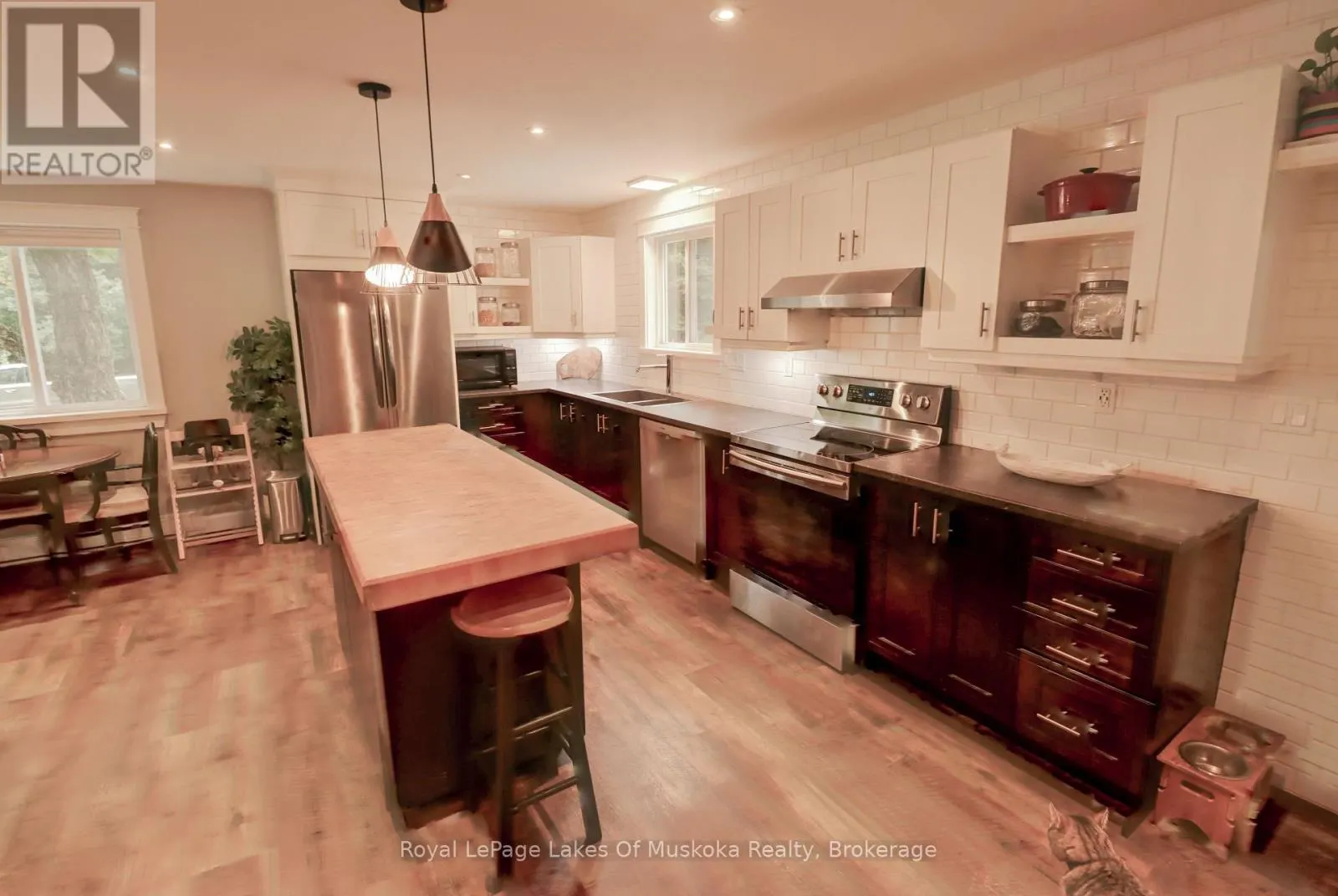 38 FLORENCE STREET W