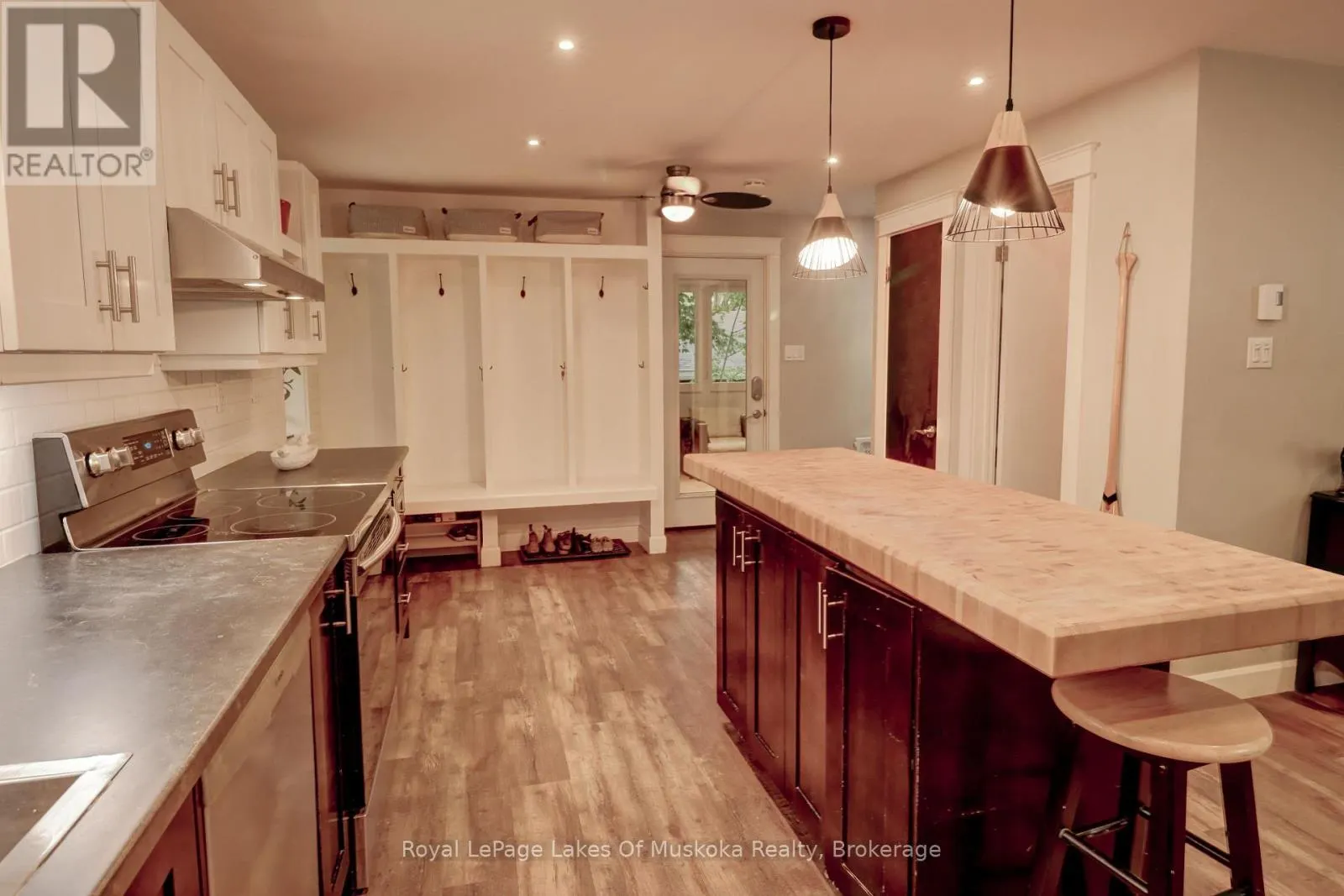 38 FLORENCE STREET W