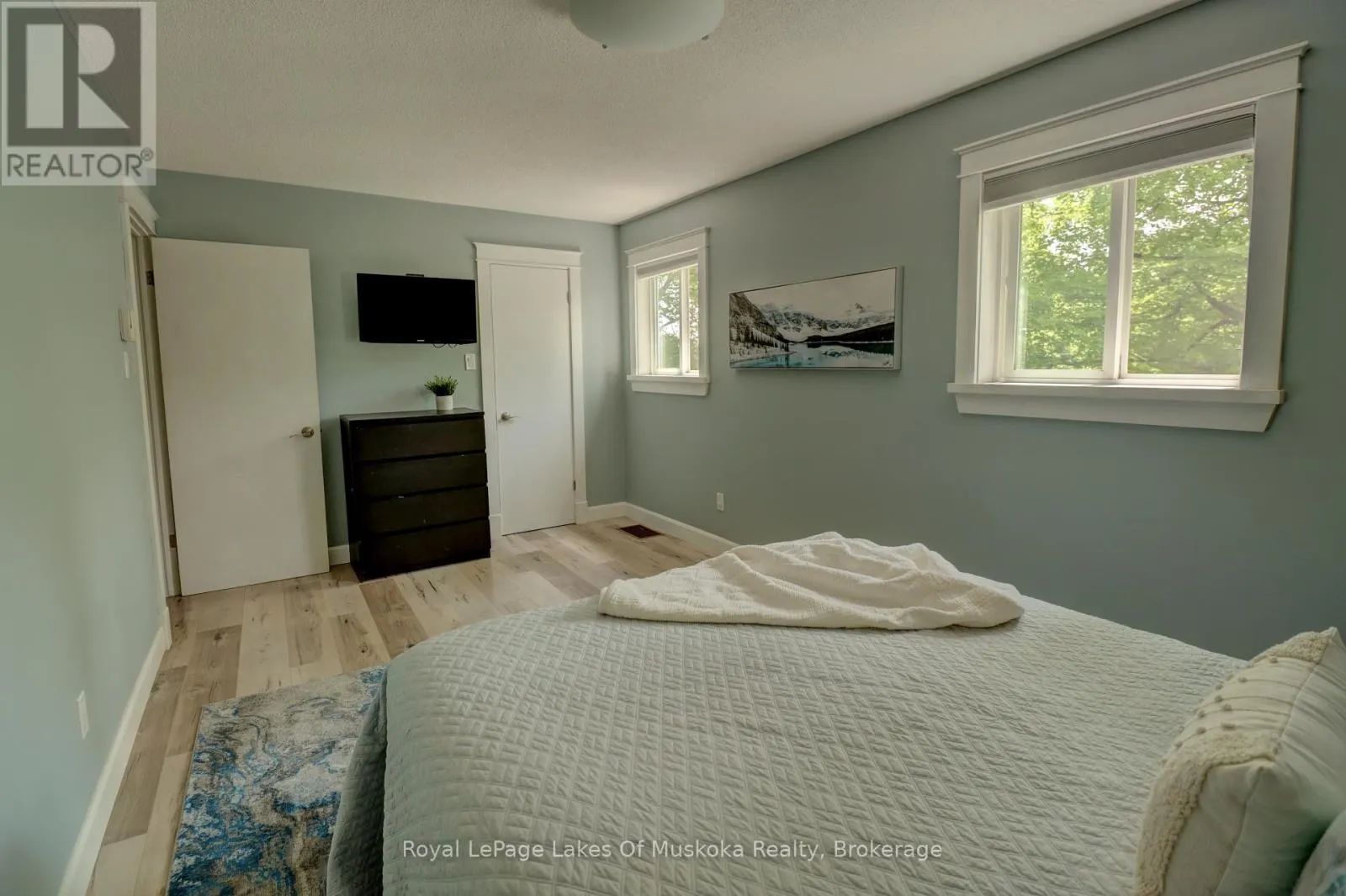 38 FLORENCE STREET W