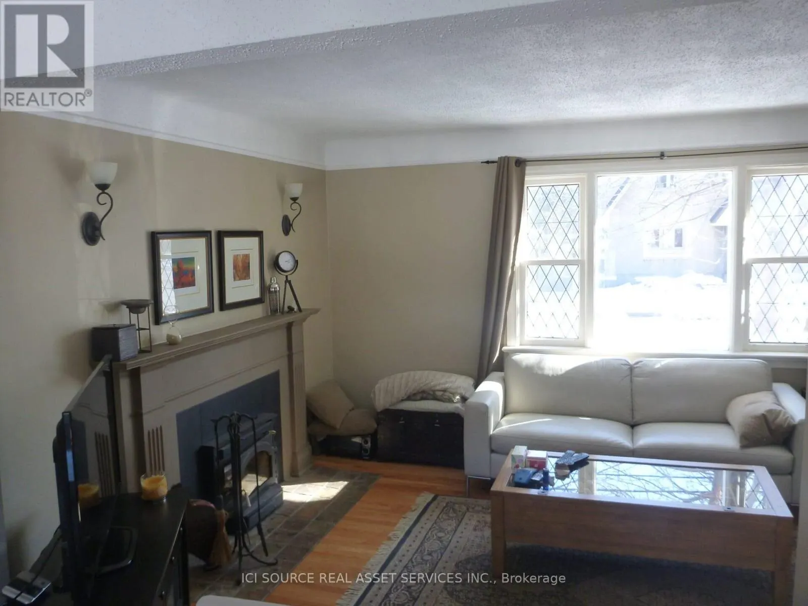40 MARLOWE CRESCENT