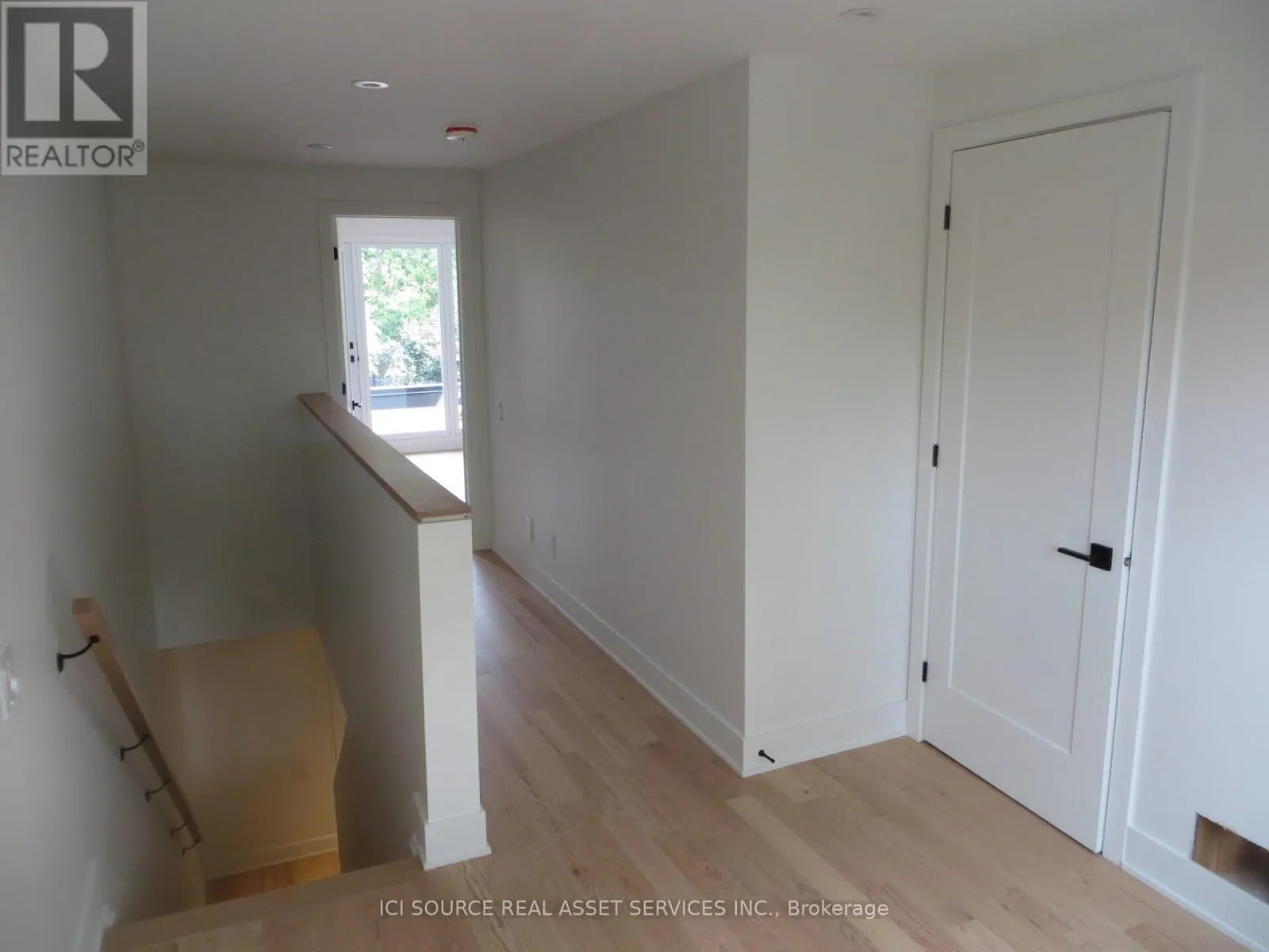 9B FAIRBAIRN STREET