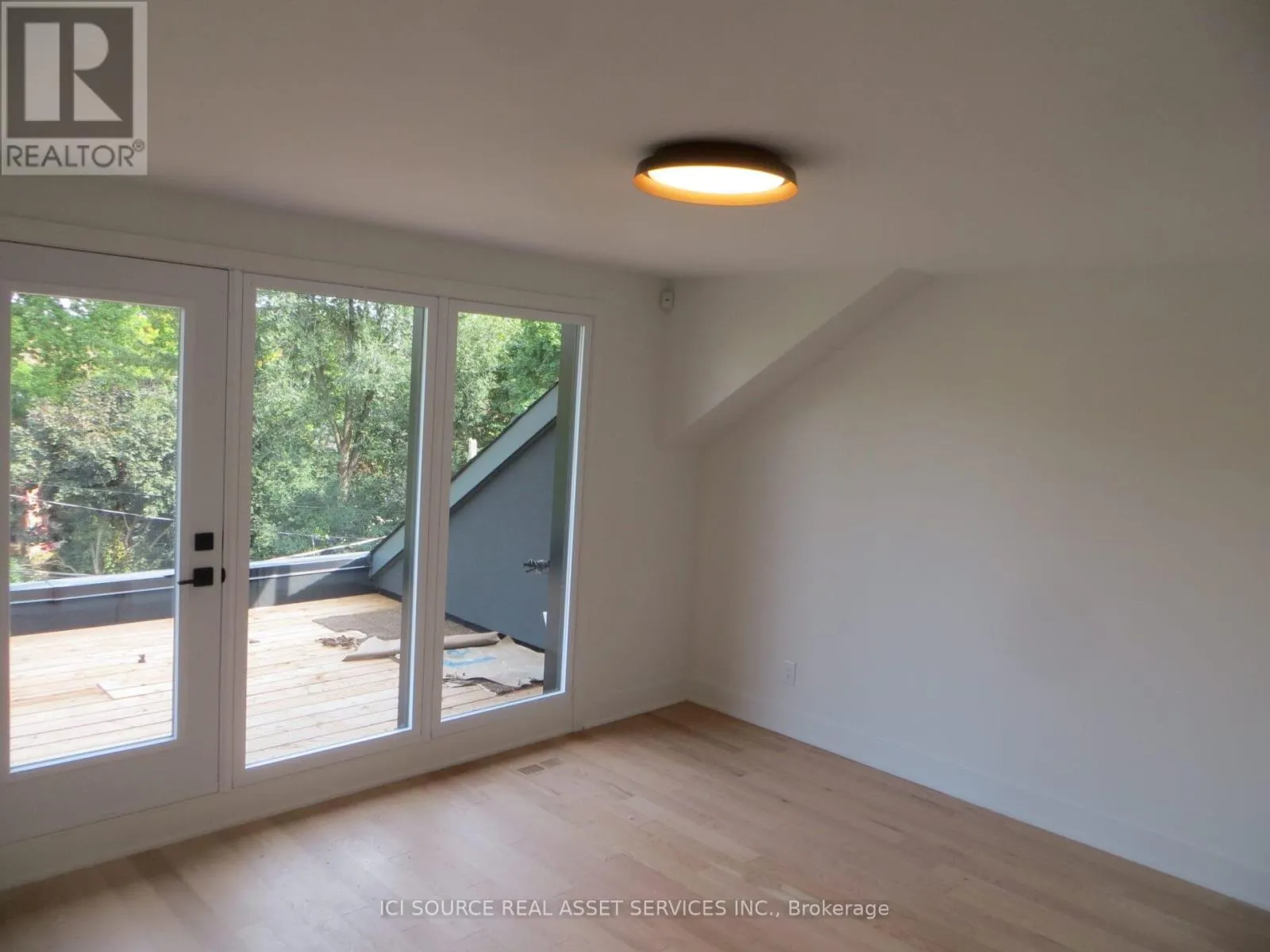 9B FAIRBAIRN STREET