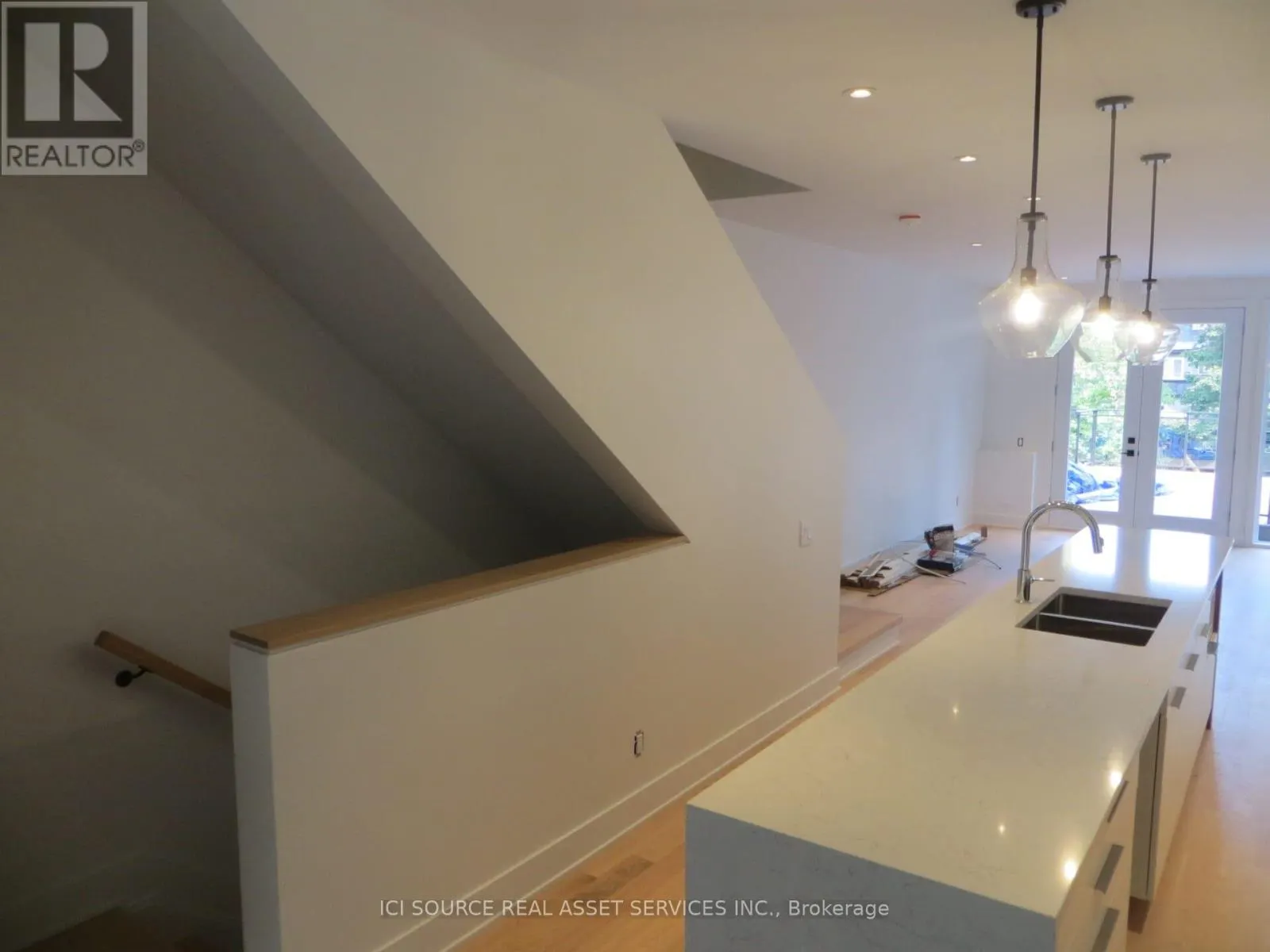 9B FAIRBAIRN STREET