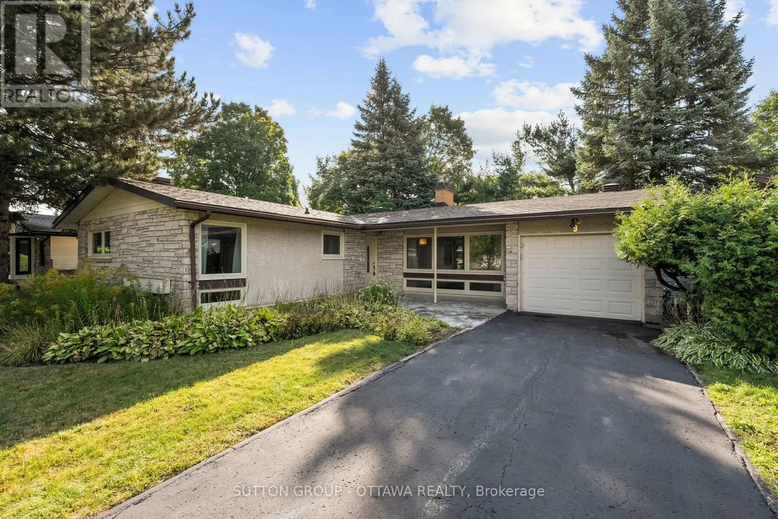 9 CLEADON DRIVE