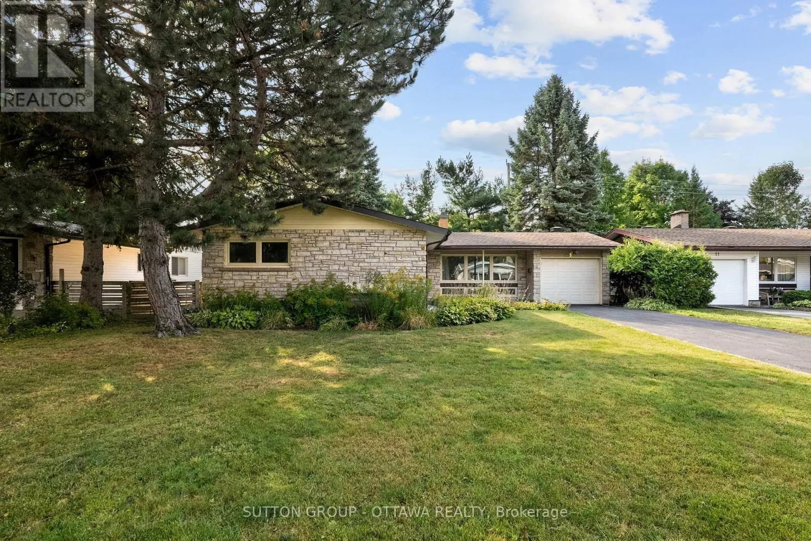 9 CLEADON DRIVE