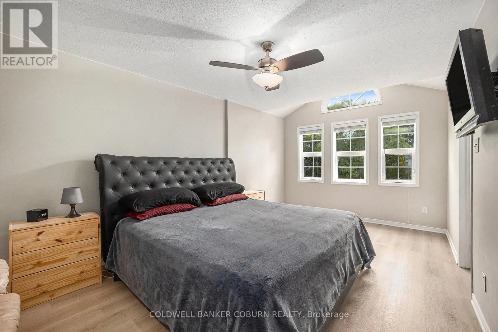 52 BLACKDOME CRESCENT