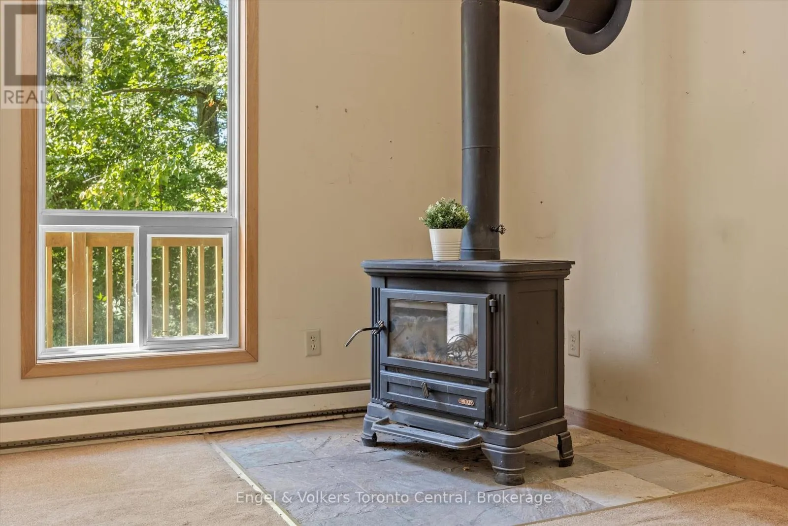 13 HICKORY CRESCENT