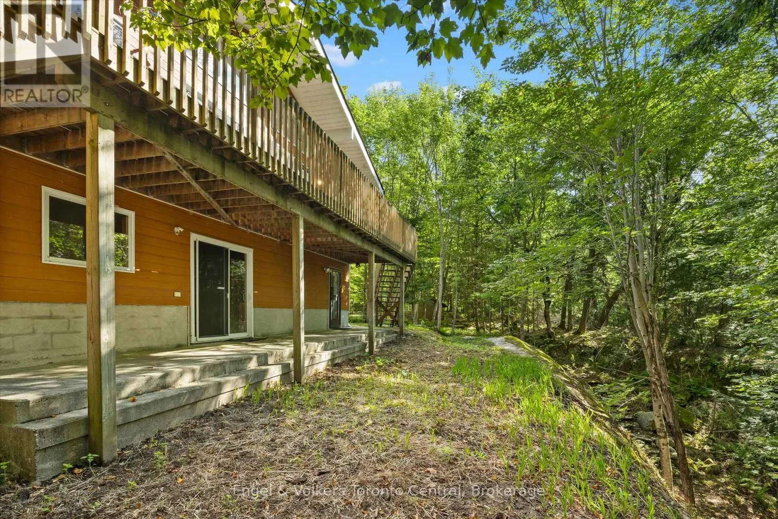 13 HICKORY CRESCENT