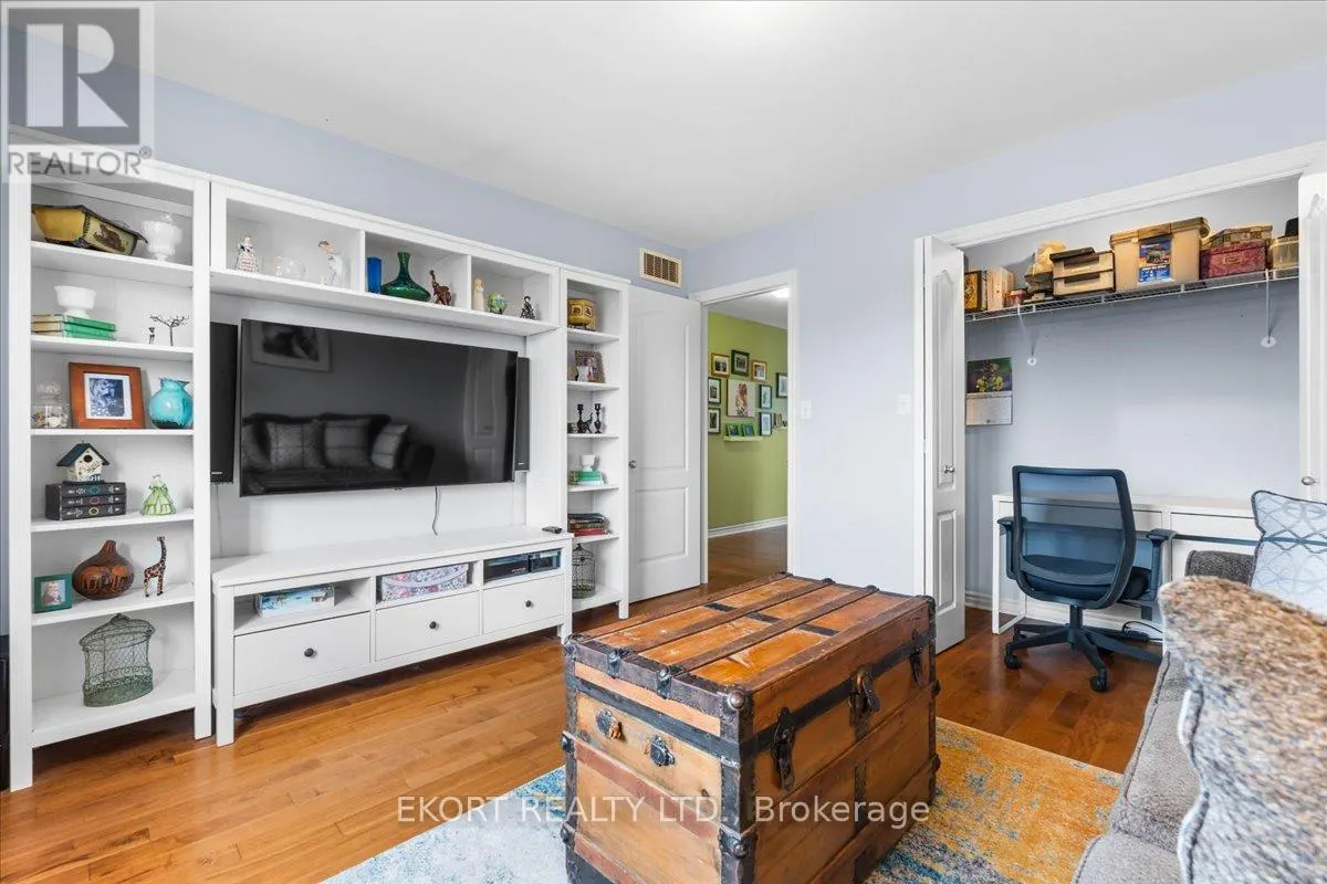 22 LINDEN LANE