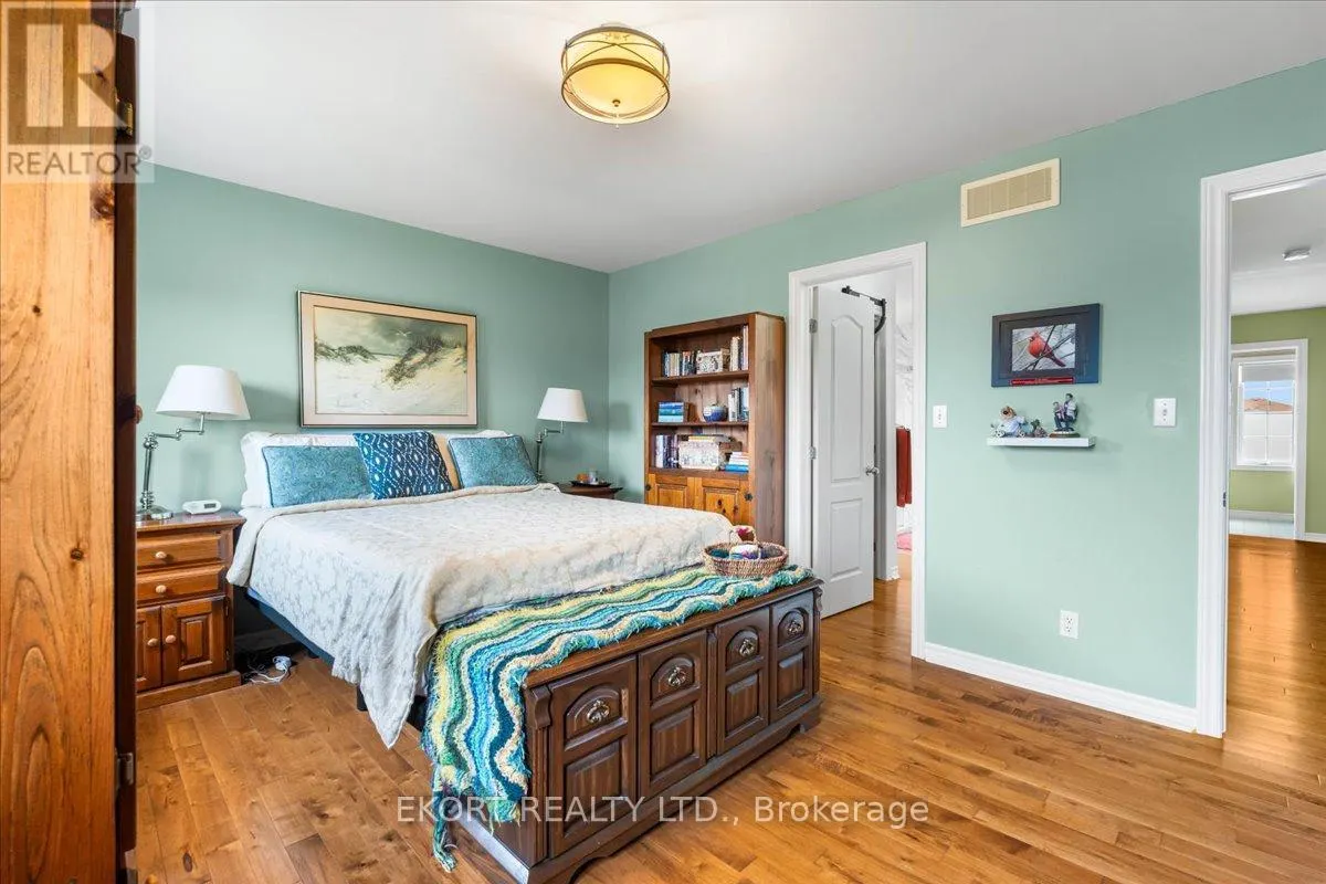22 LINDEN LANE