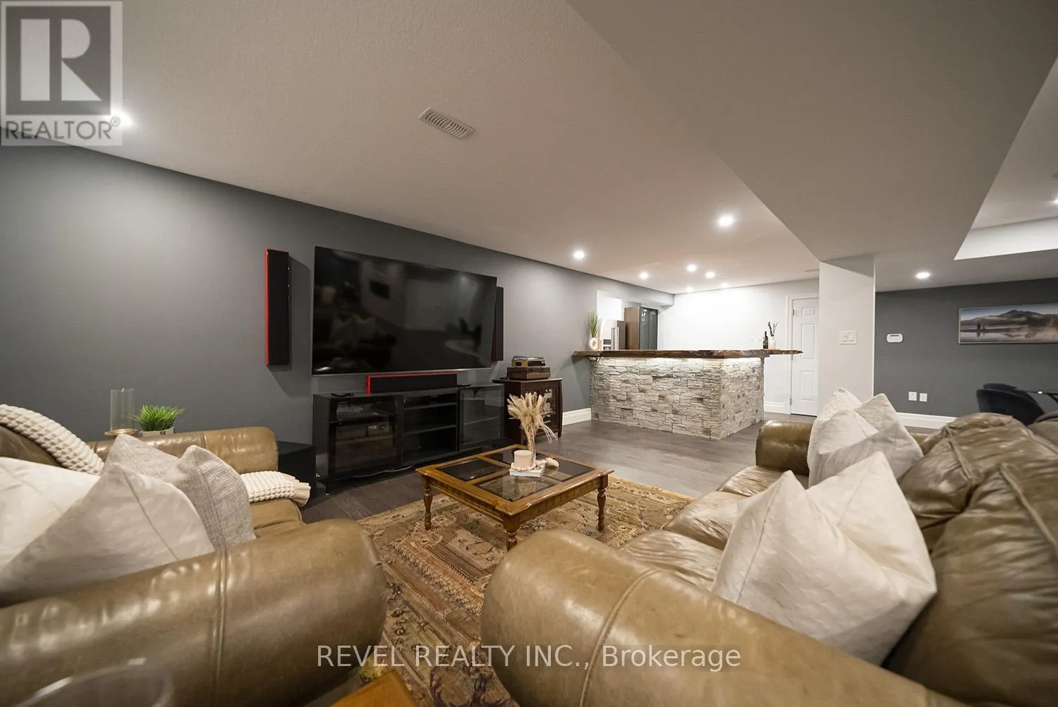 21 TEDLEY BOULEVARD