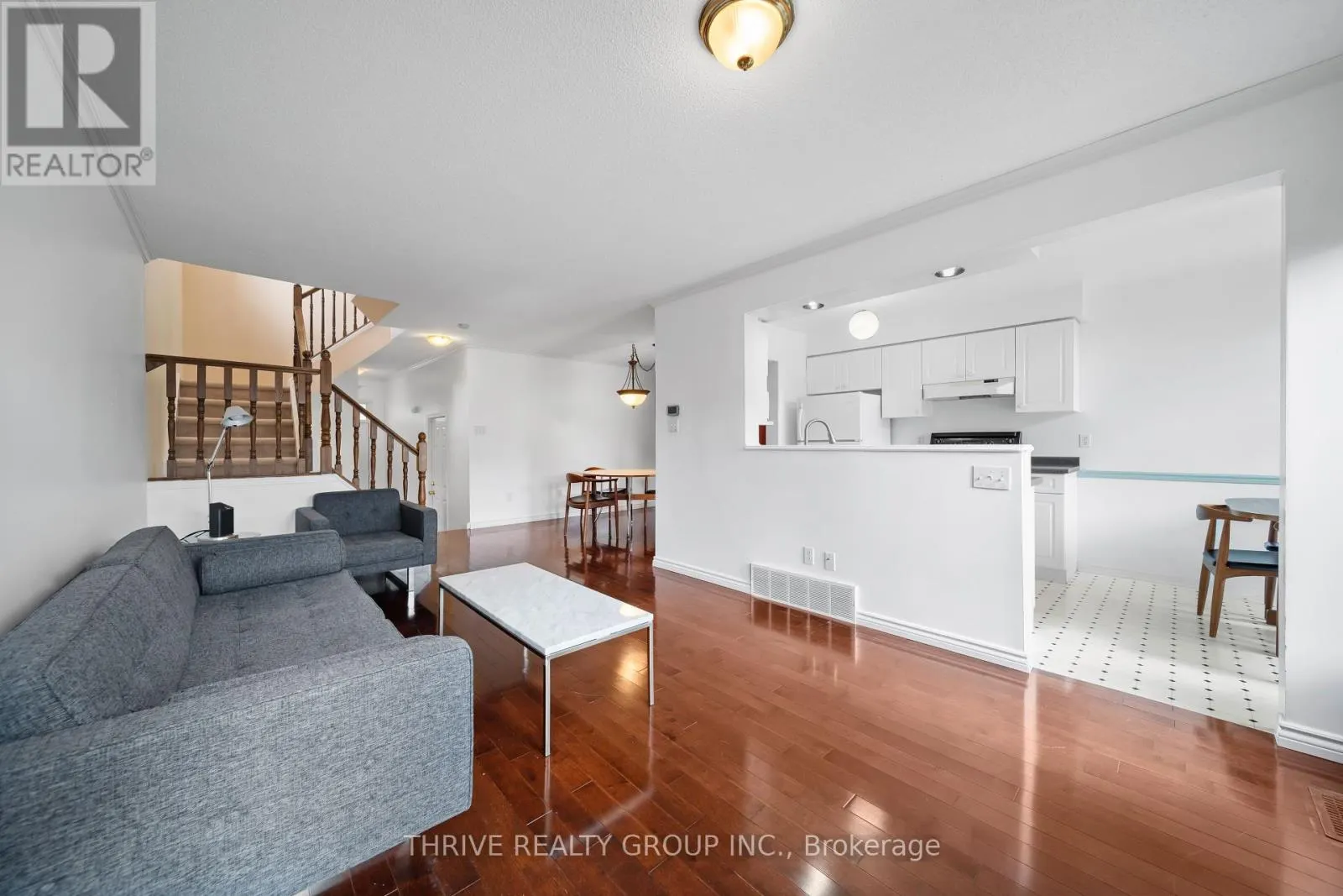 10 - 185 NORTH CENTRE ROAD, #10