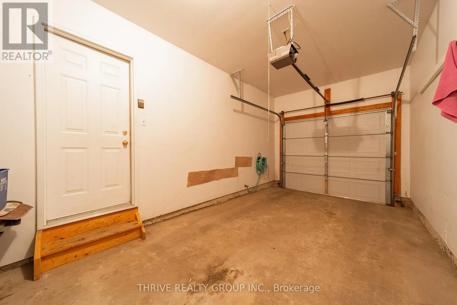 10 - 185 NORTH CENTRE ROAD, #10