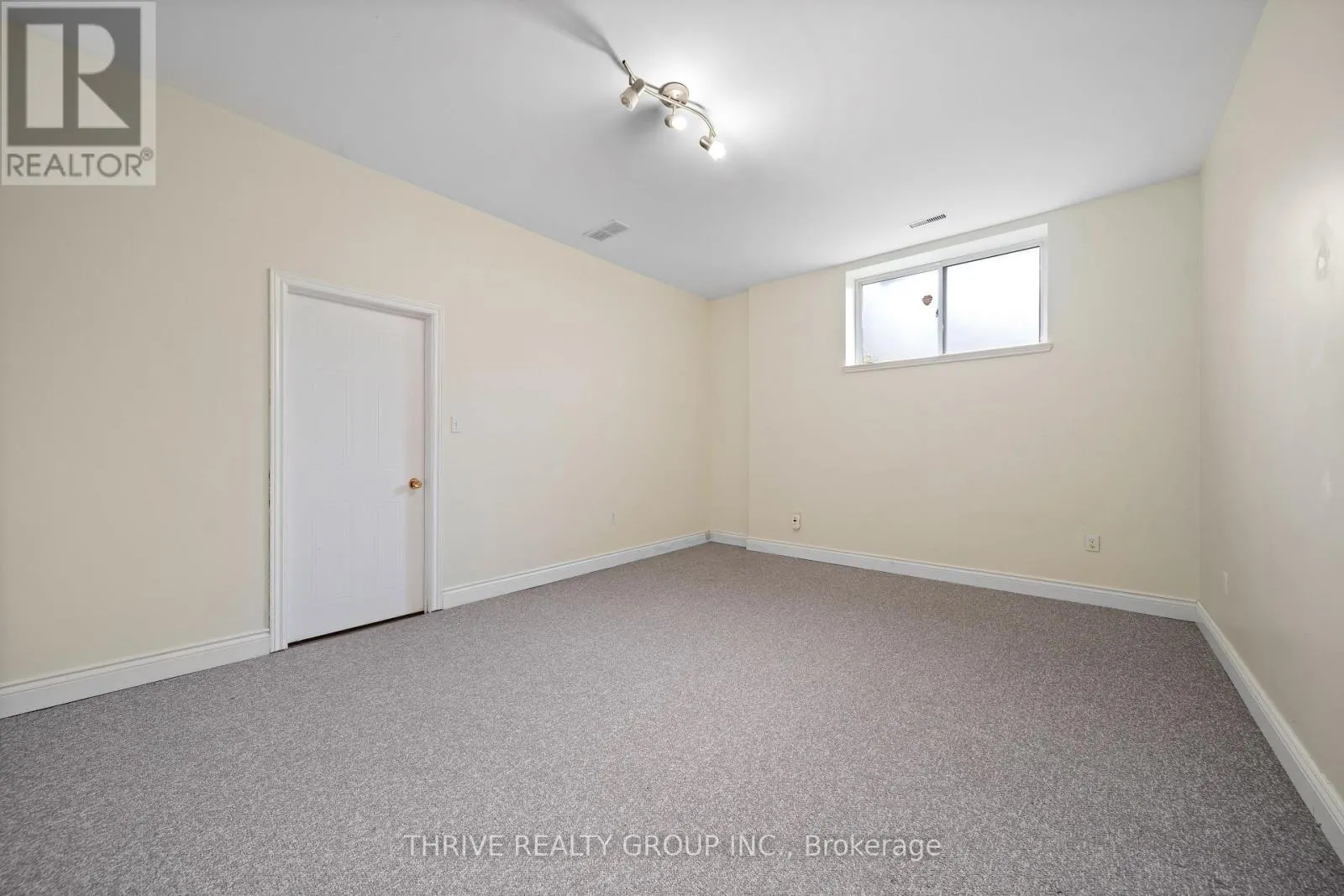 10 - 185 NORTH CENTRE ROAD, #10