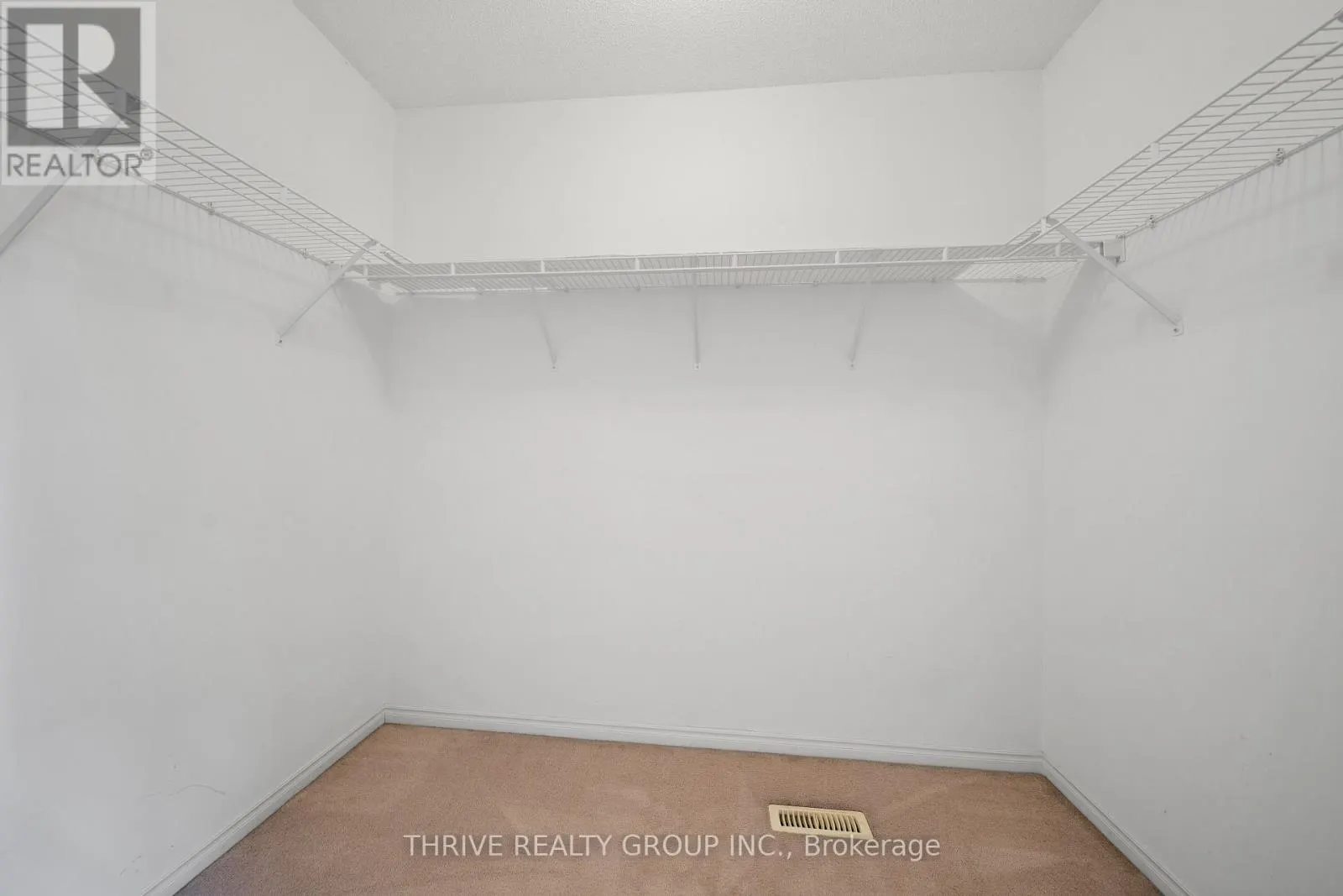 10 - 185 NORTH CENTRE ROAD, #10