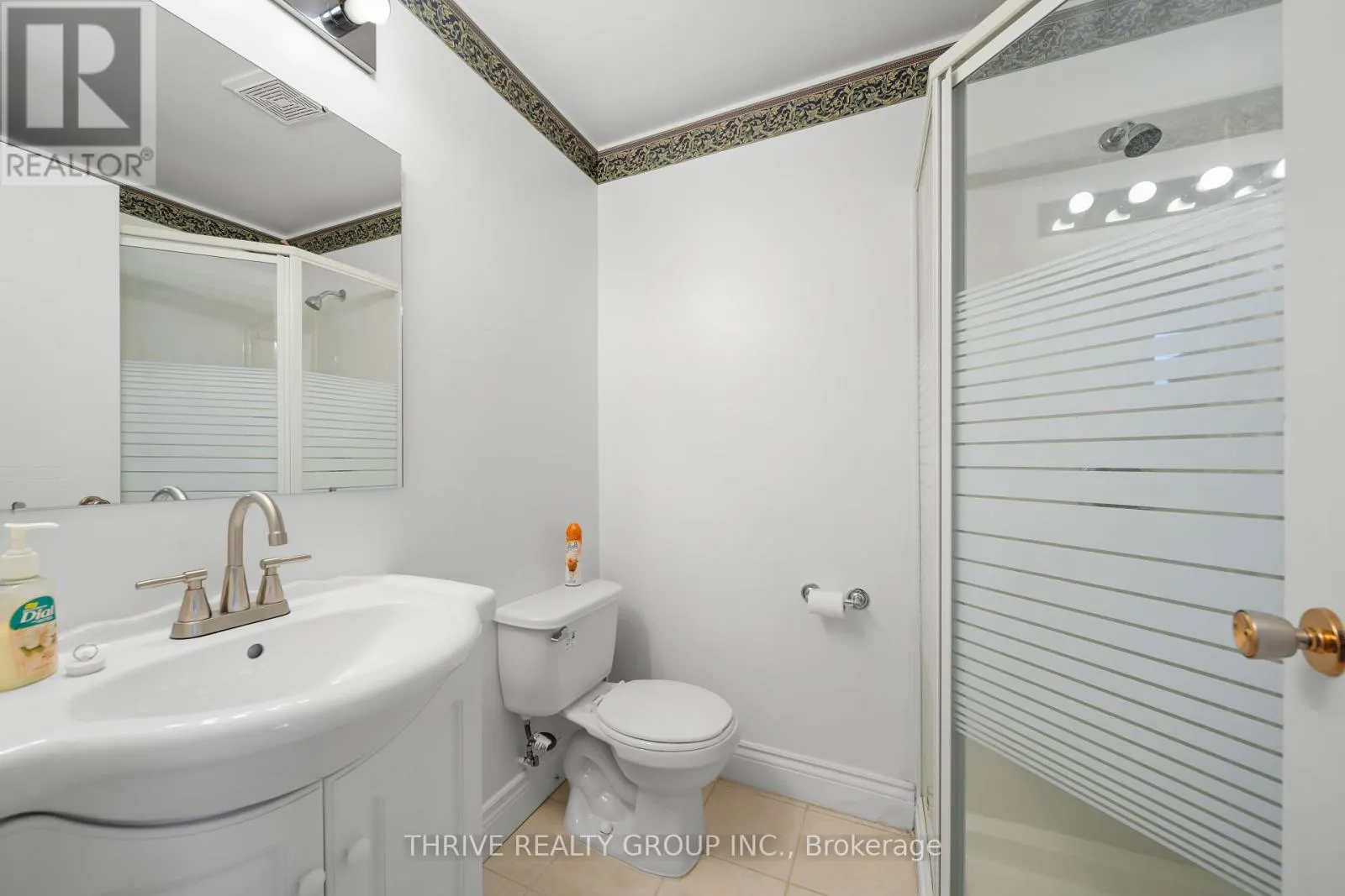 10 - 185 NORTH CENTRE ROAD, #10