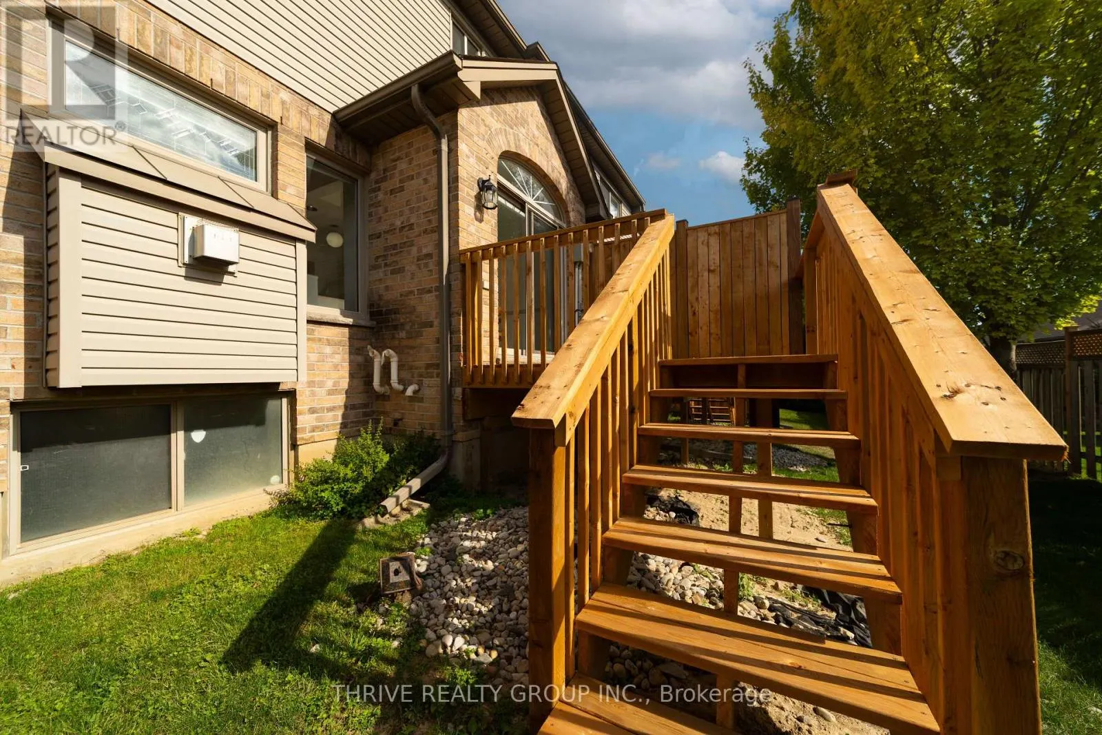 10 - 185 NORTH CENTRE ROAD, #10