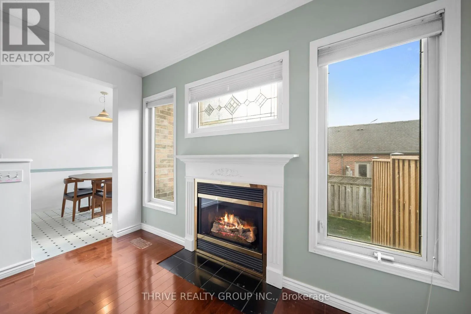 10 - 185 NORTH CENTRE ROAD, #10
