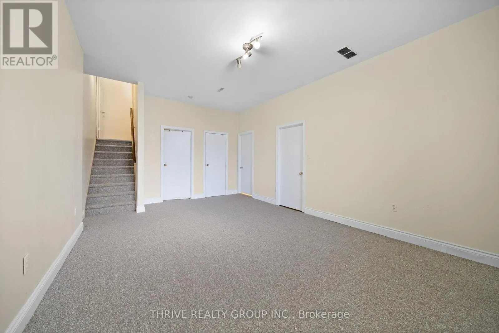 10 - 185 NORTH CENTRE ROAD, #10